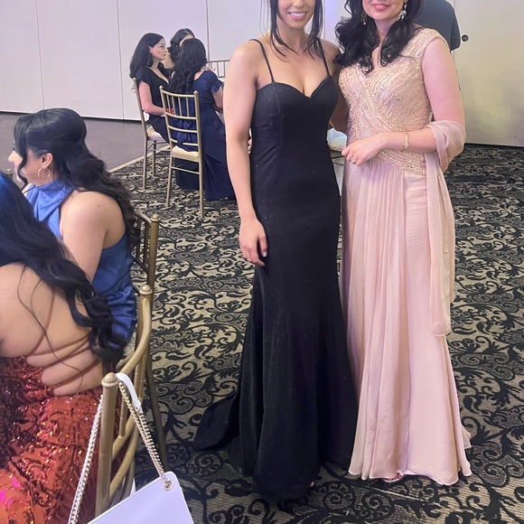 Black mermaid dress / gown, corset, spandex, gently shimmery material, lining - Picture 8 of 8